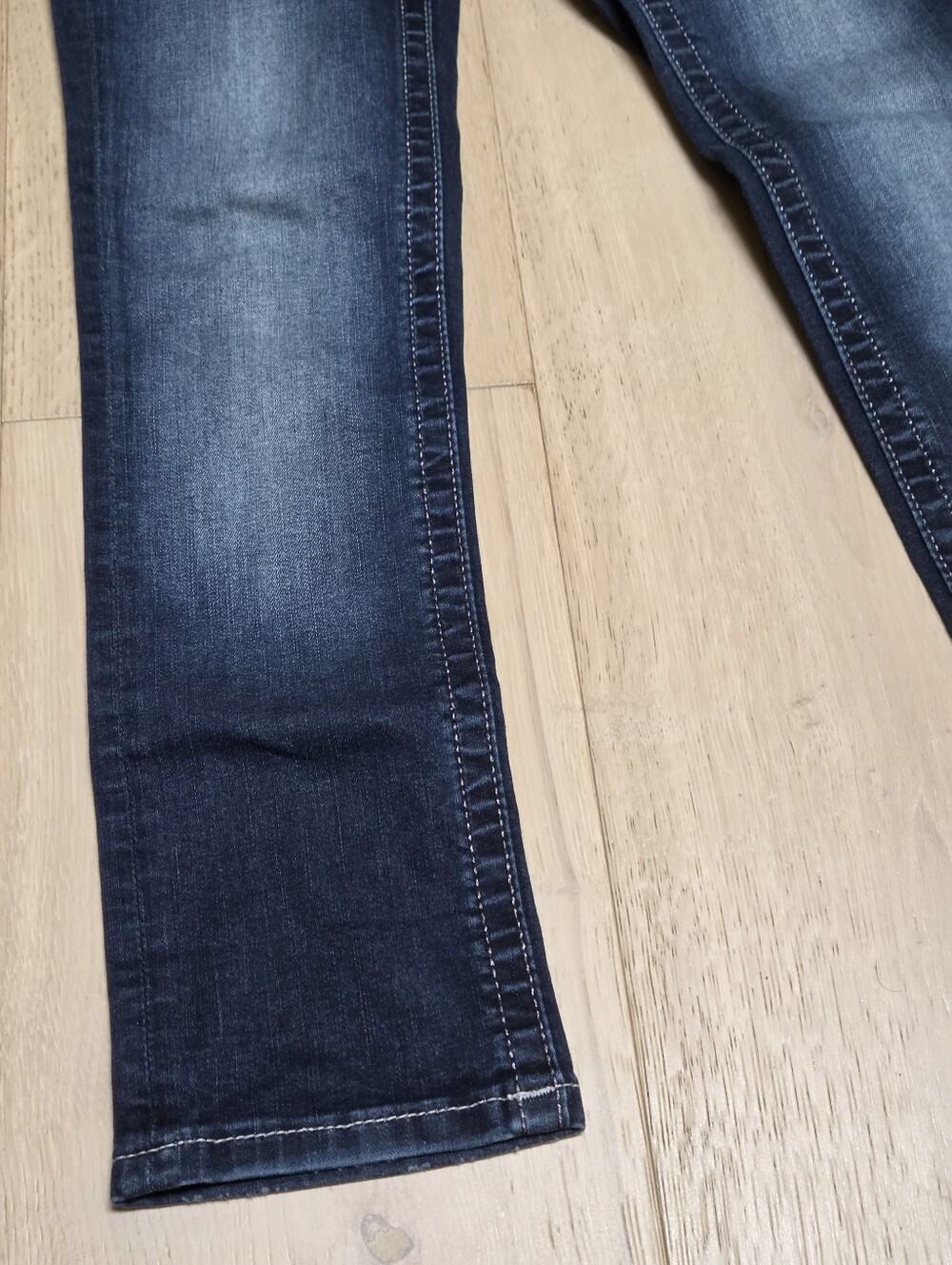 Miss Me Signature Crop Embellished Bling Jeans Size 24 JE8317C Low Rise - Picture 5 of 10